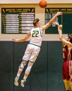 Noah Wilde playing basketball